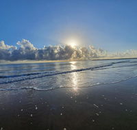 ABSOLUTE BEACH FRONT MACKAY - Comfort Resort Blue Pacific - Holiday Find