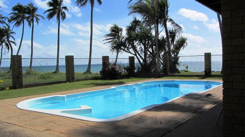 ABSOLUTE BEACH FRONT MACKAY - Comfort Resort Blue Pacific - Holiday Find 1