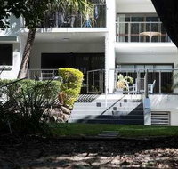 Absolute Beachfront - Mooloolaba - Holiday Find