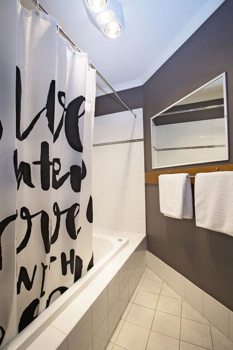 Acacia 2 - Luxurious Holiday Townhouse - Holiday Find 3