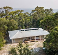 Acacia Lakehouse - The lake at your doorstep - Holiday Find