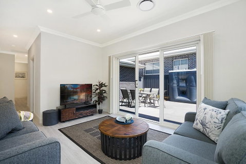 Accommodation Hunter - Adams Street Maitland - Holiday Find 1