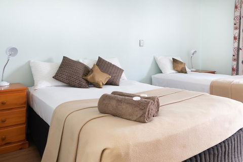 Accommodation On Denham - Holiday Find 3