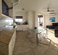 Acushla Accommodation Esplanade Living Self Check-In Self Check-Out - Holiday Find