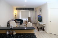 ADELAIDE CBD APARTMENT - 3BR 2BATH  CARPARK