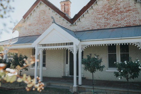 Dubuque Bed And Breakfast - Holiday Find 1