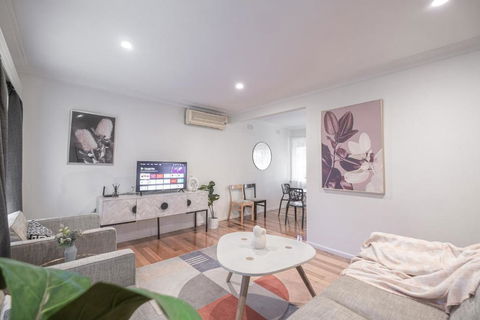 Doncaster East Garden 2br House - Holiday Find 3
