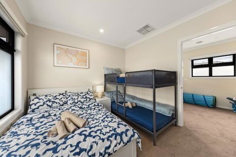 Entire Great Place Keysborough - Holiday Find 1