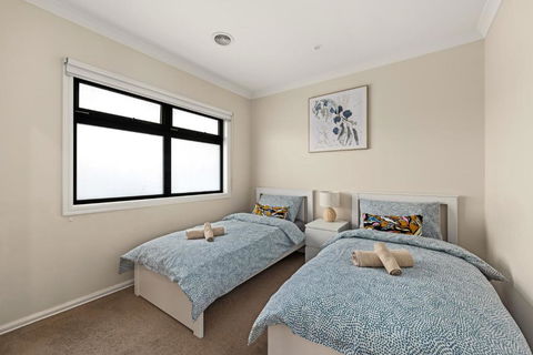 Entire Great Place Keysborough - Holiday Find 2