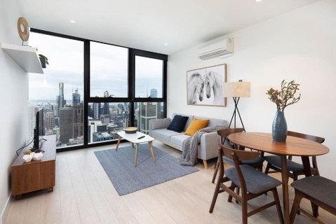 EQ Tower Modern Apartments Melbourne Central CBD - Holiday Find 0