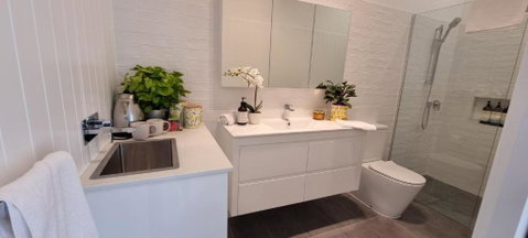 Fab 4brm Home With Pool A 15 Min Walk To Beach - Holiday Find 4