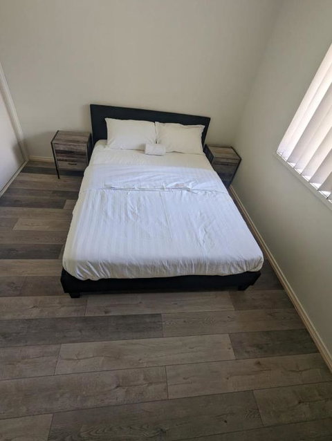 Gladstone Entire House 4 Beds 2 Baths Air-conditioned In City - Holiday Find 4