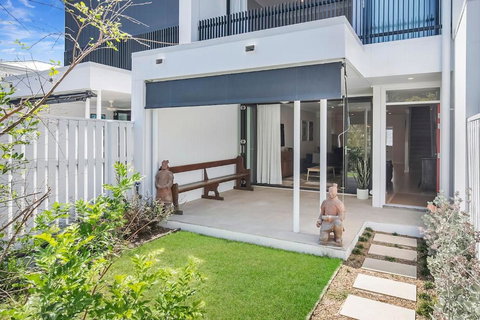 Fulcher Lane - A Zen Retreat In Modern Comfort - Holiday Find 1