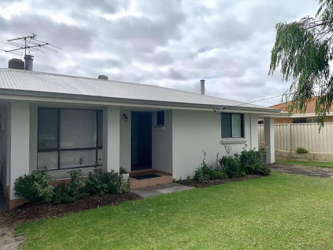 Gale Street Retreat Busselton - Holiday Find 1