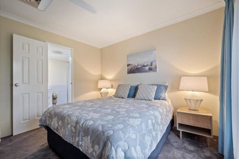 Gem On Jones - Holiday Find 2