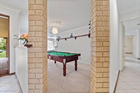 Gem On Jones - Holiday Find 4