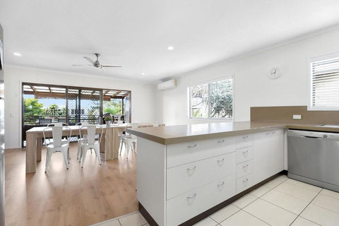 Generous Family Home With 4 Bedrooms, Pool, Pet Friendly - Holiday Find 4