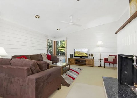 George Bass Drive A Well Kept Secret - Holiday Find 3