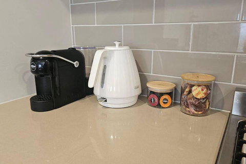 Getaway On Amaroo Way - Holiday Find 3