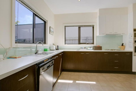 Getaway On Church Phillip Island Cowes - Holiday Find 2