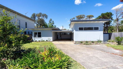 Gillian - Holiday Find 1