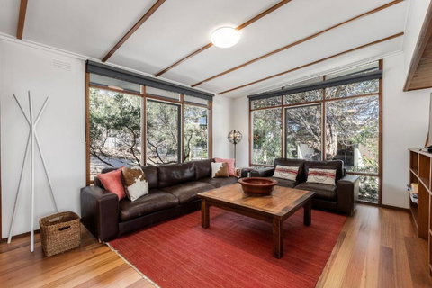 Girvan Getaway - Holiday Find 1