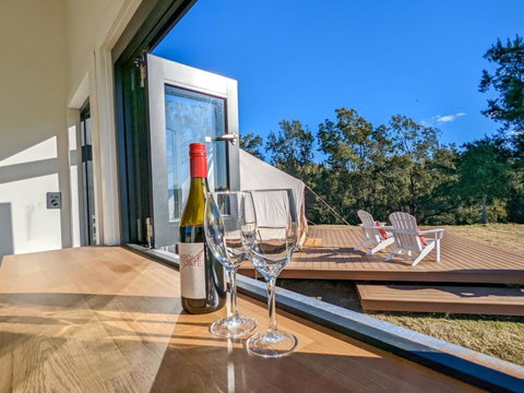 Glamping Vineyard Getaway With Luxury Amenities - Holiday Find 3