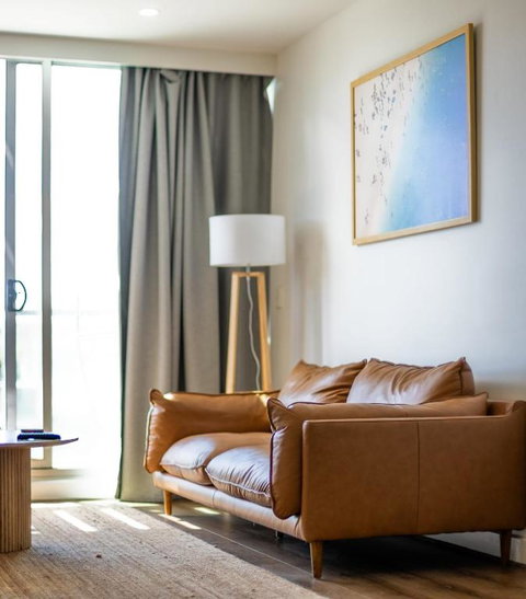 Glenelg Oasis, Pool, Gym, Spa & Sauna, Free Parking, City Views - Holiday Find 2