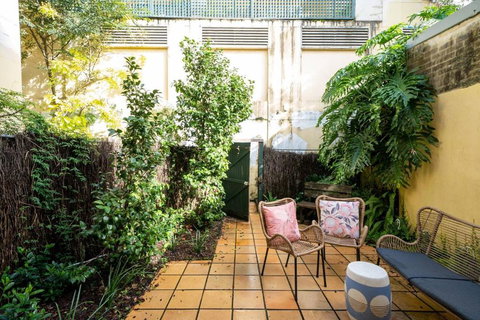 Glenmore Court - Spacious And Central By The Harbour - Holiday Find 1