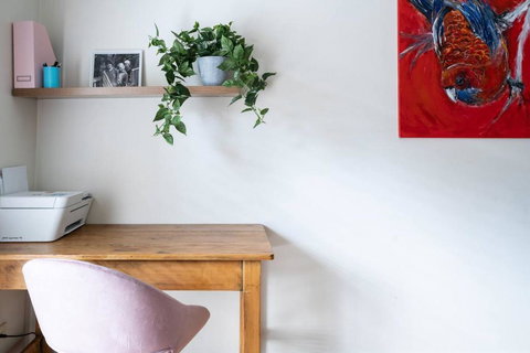 Glenmore Court - Spacious And Central By The Harbour - Holiday Find 4