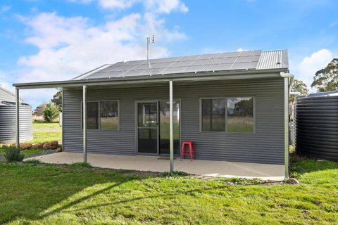 Glenowrie Cottage - 1 King 2 Singles - Near Cadia - Holiday Find 2