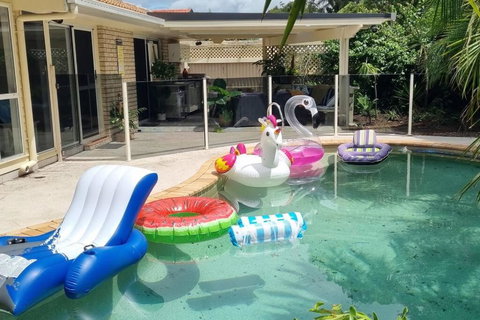 Gold Coast 6 BR House With Pool - Holiday Find 1