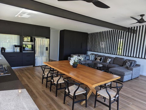 Golden Bay Beach House - Holiday Find 4