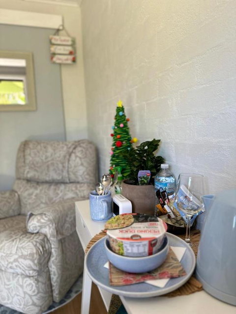 Garden View Single Ensuite Room - Holiday Find 2