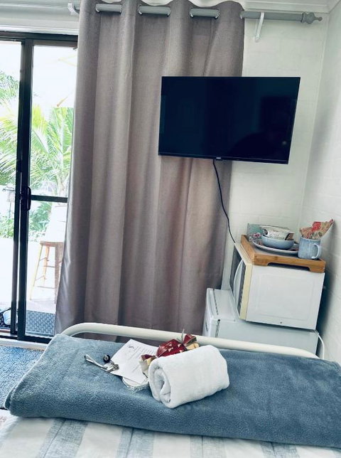 Garden View Single Ensuite Room - Holiday Find 3