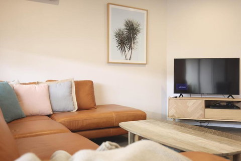 Guichen Villa 3 - Wi-Fi Pets Welcome Outside - Holiday Find 2