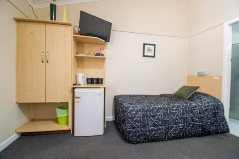 Gundagai Motel - Holiday Find 3