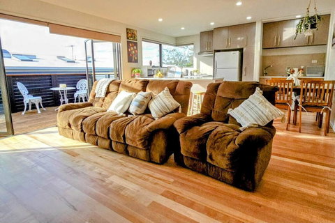 Hideaway By The Bay - Holiday Find 1