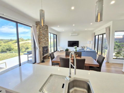 Hilltop Retreat Creswick - Holiday Find 1