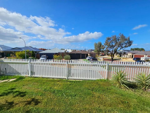 House In Ellenbrook - Holiday Find 1