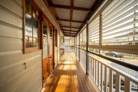 House Of Fairy Wren -Charming Queenslander Cottage Mins Drive To Brisbane CBD And Gabba Stadium! - Holiday Find 1