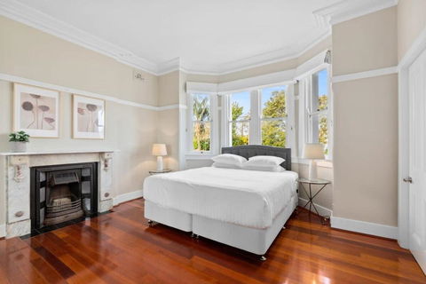 Huge Harbour View Apartment In Historic Home - Holiday Find 2