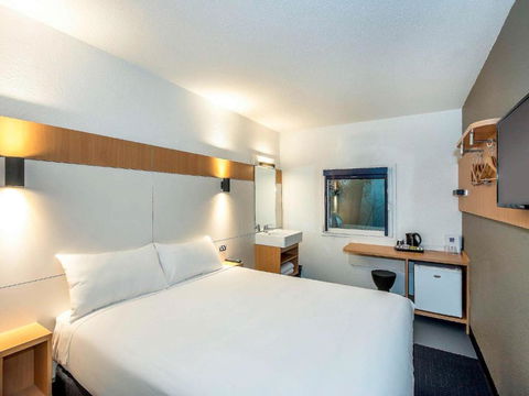 Ibis Budget - Enfield - Holiday Find 3