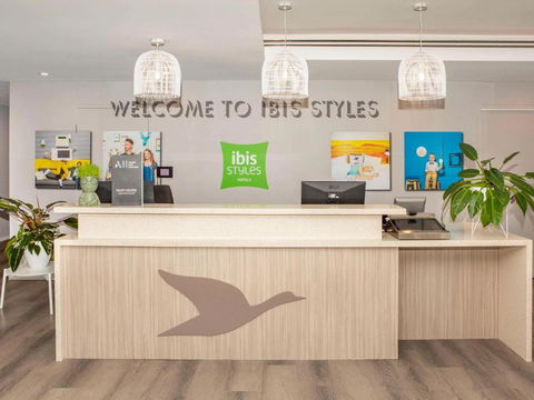 Ibis Styles The Entrance - Holiday Find 1
