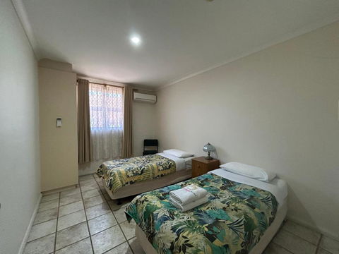 IGrand Motel - Holiday Find 2