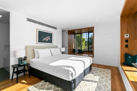 Impeccable 3-Bed Home Near The Beach - Holiday Find 1