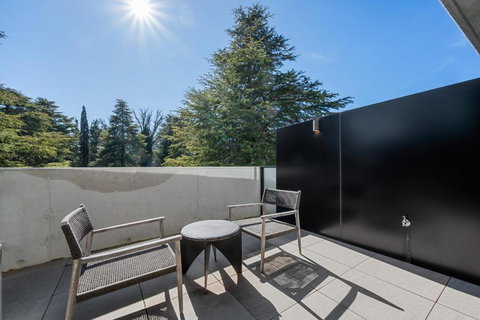 Impeccable Braddon Studio With Outdoor Dining - Holiday Find 2