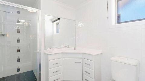 Adrift Apartments - Holiday Find 2