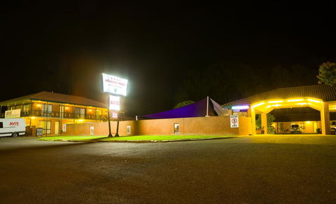Advance Motel - Holiday Find 1