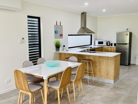 AIRLIE BEACH Delight. Hop, Skip Jump To Everything - Holiday Find 2